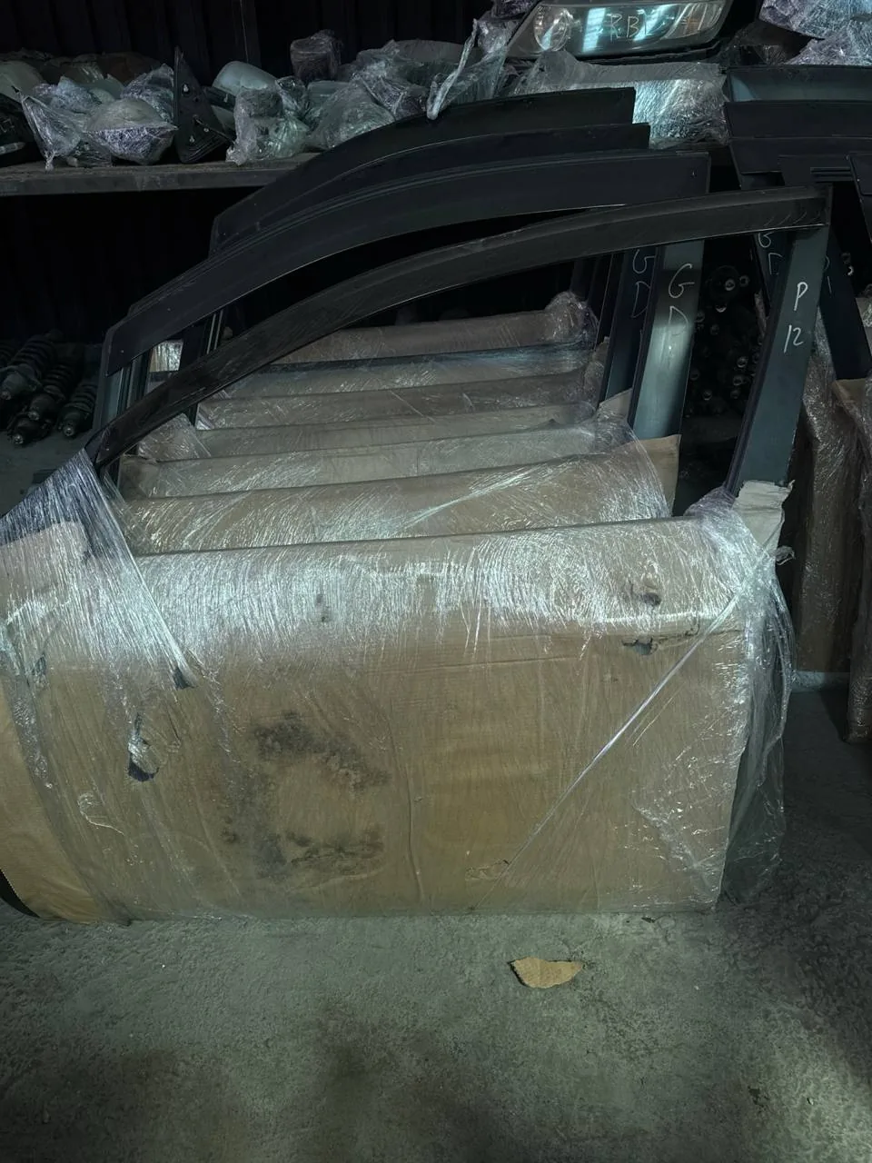 Дверь левая передняя P12 Nissan Primera 